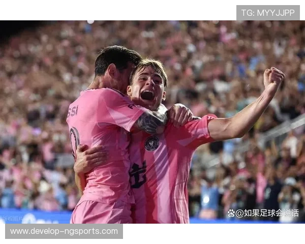 梅西重返巴萨传闻再起 曼联豪购新星引关注 足球夏季转会市场风云再起