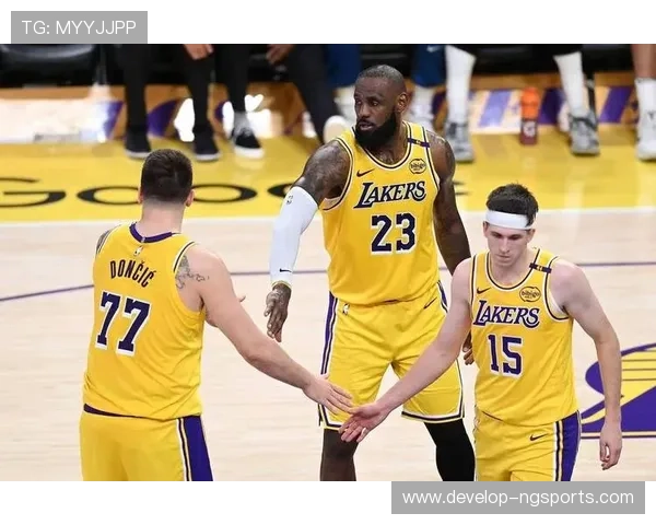 湖人勇士交易风云再起新赛季联盟争冠格局生变悬念升级引爆话题潮